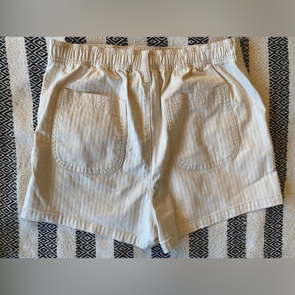 Madewell High-Waisted Cream Colored Camp Shorts - medium - Picture 5 of 11